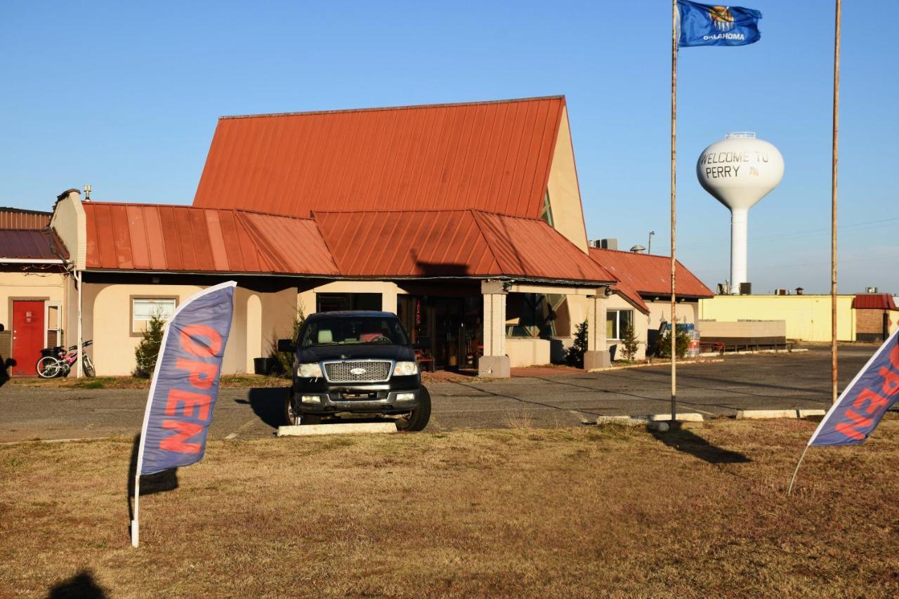 American Best Inn By Oyo I-35 Perry Near Lake Mcmurtry Eksteriør billede
