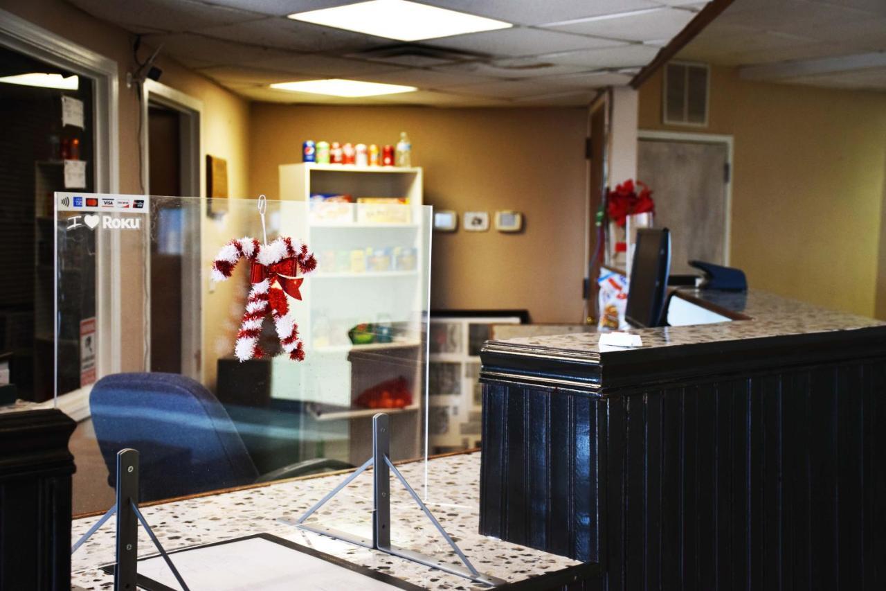 American Best Inn By Oyo I-35 Perry Near Lake Mcmurtry Eksteriør billede